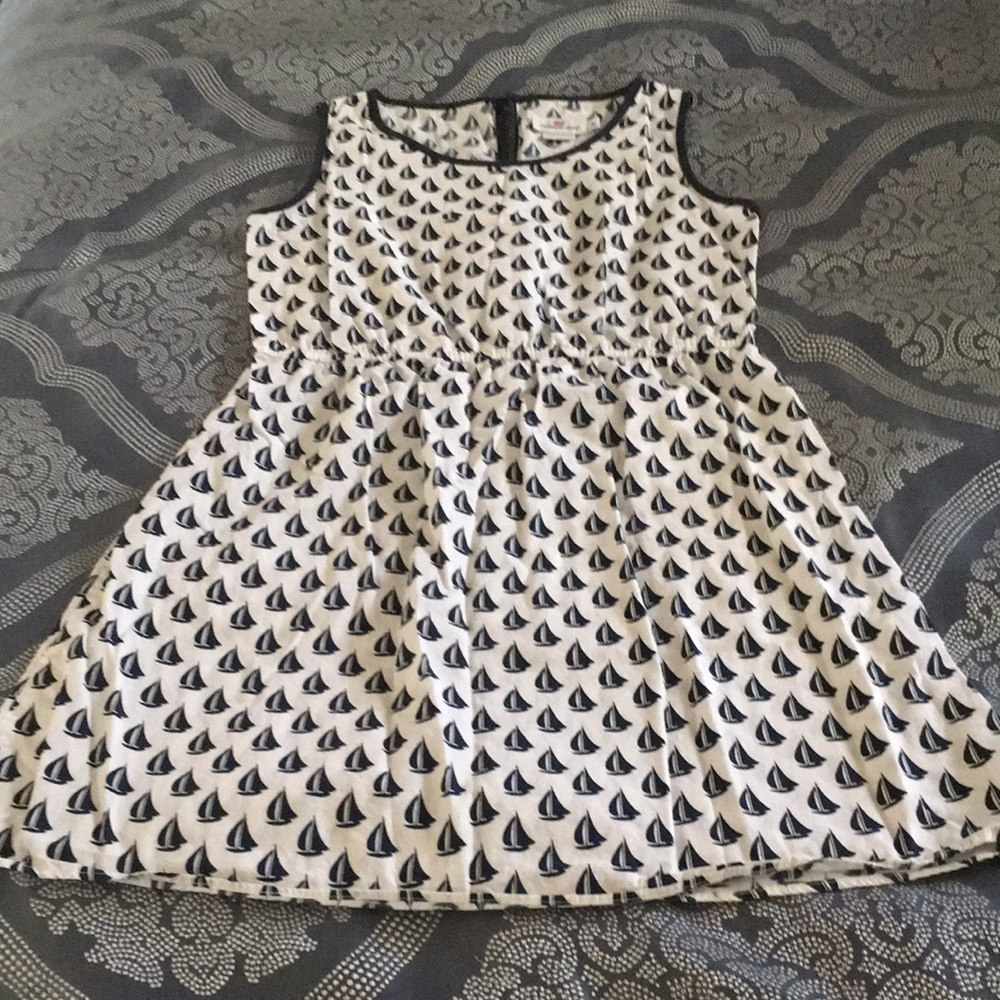 Good Condition Vineyard Vines light weight Dress with Sailboats